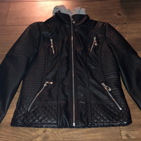 leather jacket - Picture 2 of 3